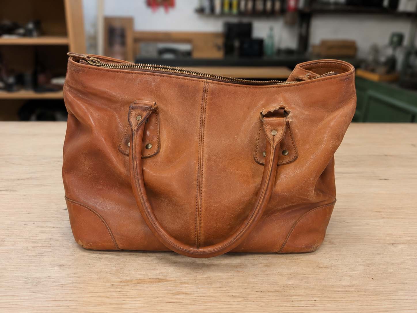 Réparation d’un sac en cuir (Avant)
